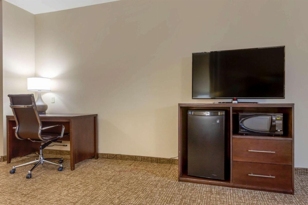 Comfort Suites Little Rock Image 20
