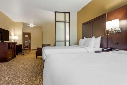Comfort Suites Little Rock image 23