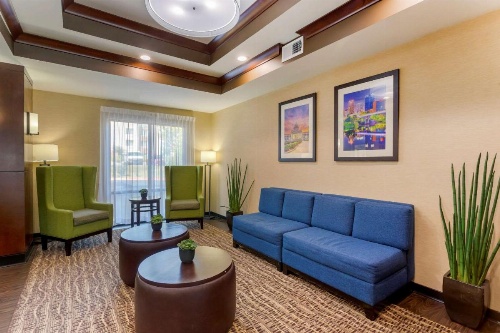 Comfort Suites Little Rock image 32