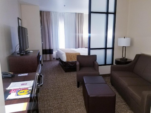 Comfort Suites Little Rock image 43